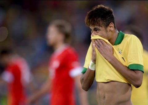 Brasil joga mal e perde para a Suíça com gol contra de Daniel Alves