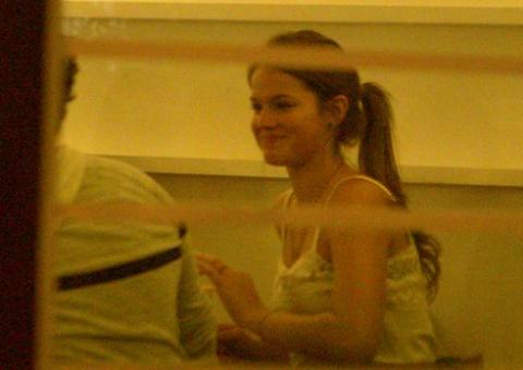  Bruna Marquezine janta com neto de Silvio Santos, Tiago Abravanel