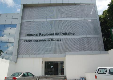  Improviso em prédio do Fórum Trabalhista de Manaus irrita advogados