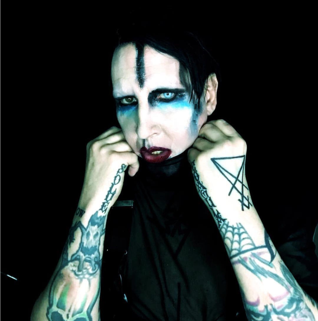 Marilyn Manson é processado por mais uma mulher por estupro; saiba detalhes