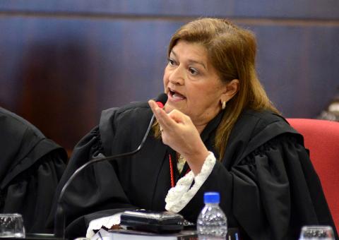 Justiça  determina que médicos trabalhem na segunda-feira