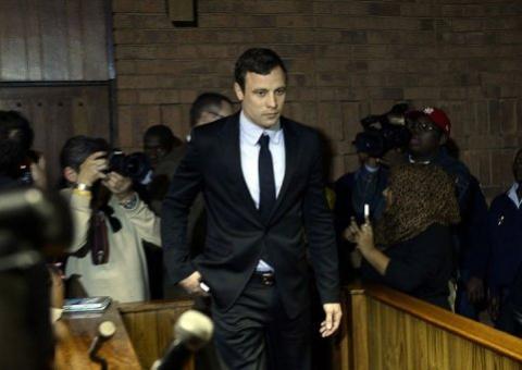 Julgamento de Oscar Pistorius marcado para março de 2014