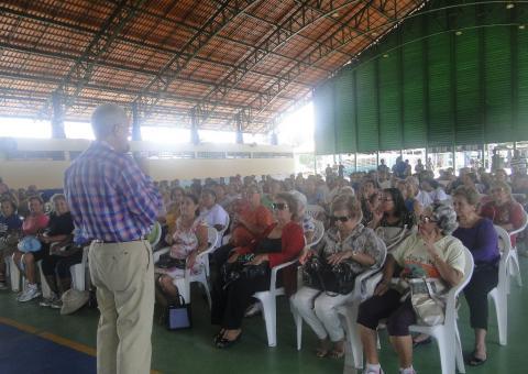 Mais de 200 pessoas participam de palestra sobre sexualidade