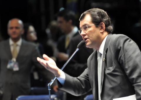 Senadores aprovam isenção de impostos para transporte urbano