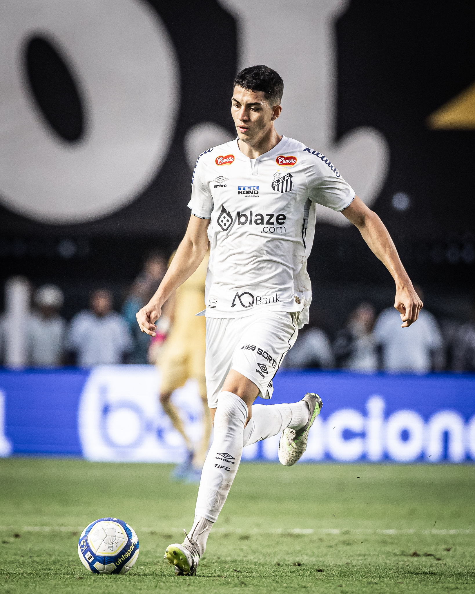 Zagueiro Jair, do Santos, desperta interesse de clube italiano