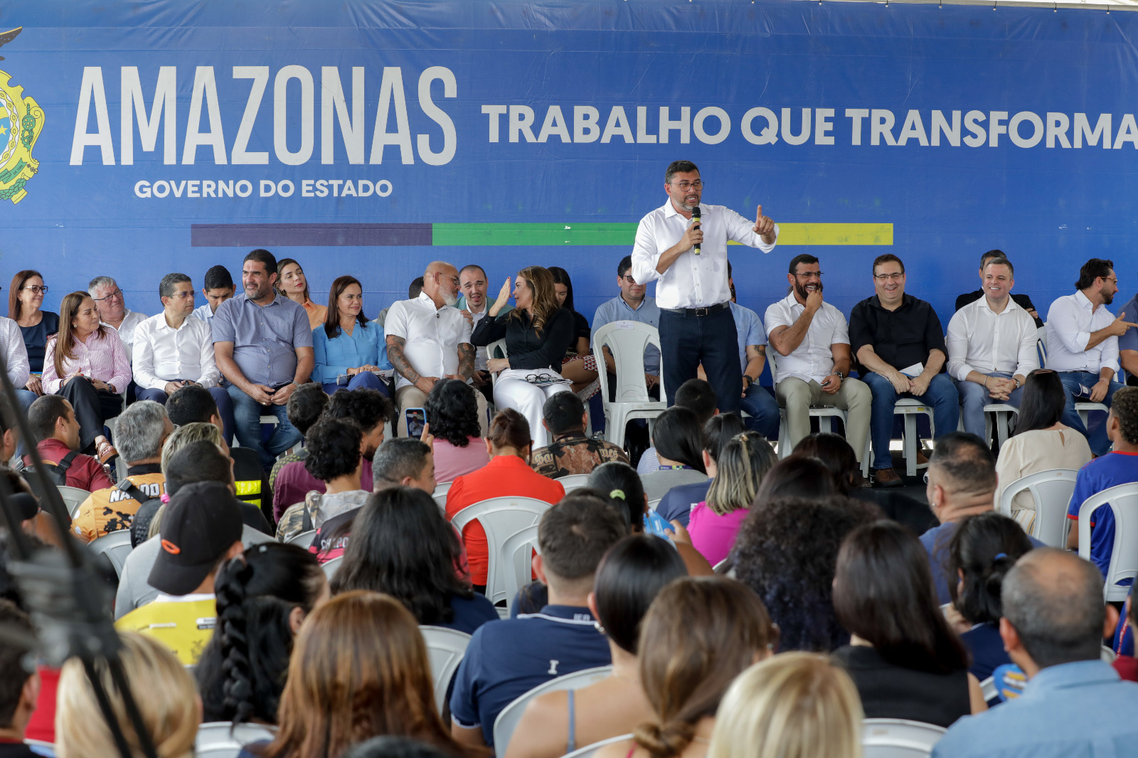 Governador sanciona leis que ampliam IPVA Social e CNH Social no Amazonas