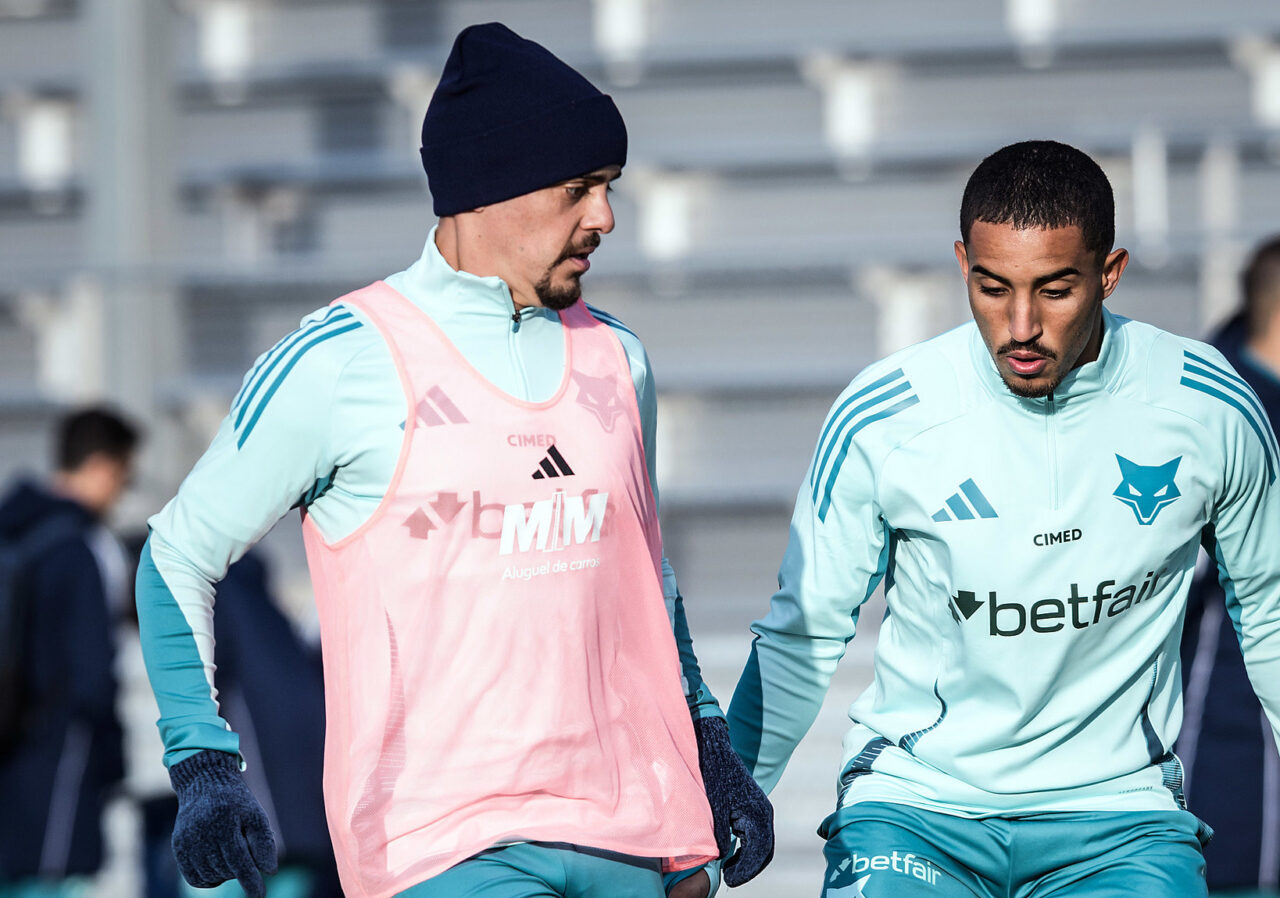Diretor do Corinthians explica empréstimo de Fagner