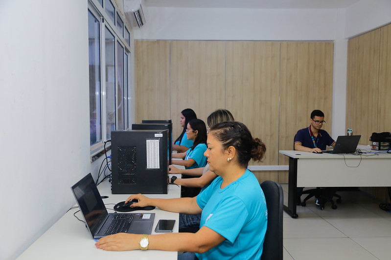 Almoxarife, técnicos e mais; confira 565 vagas do Sine Manaus nesta segunda