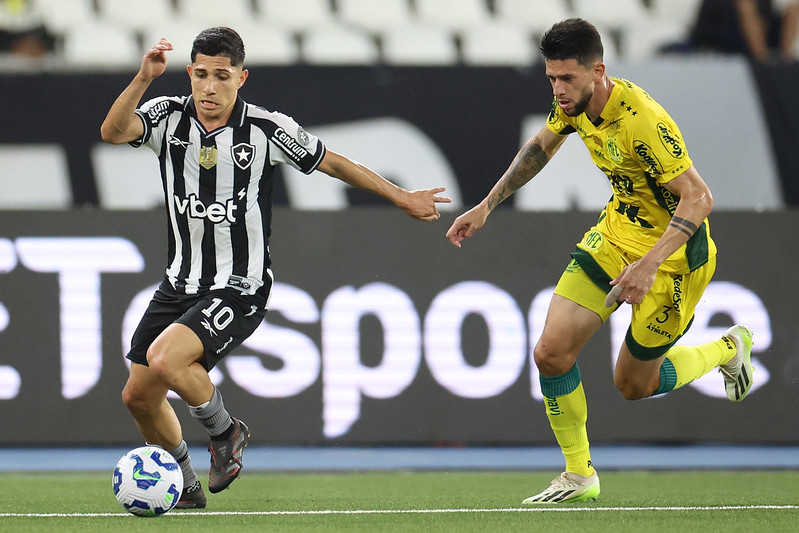 Botafogo abre 3 a 0, sofre ‘apagão’ e empata com Mirassol pelo Brasileirão