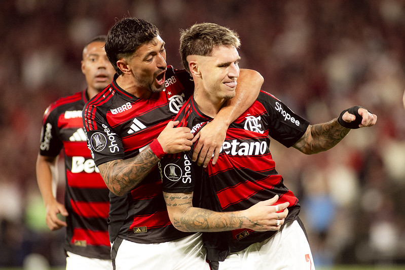 Libertadores: Flamengo vence Estudiantes, mas vacila e deixa duelo aberto