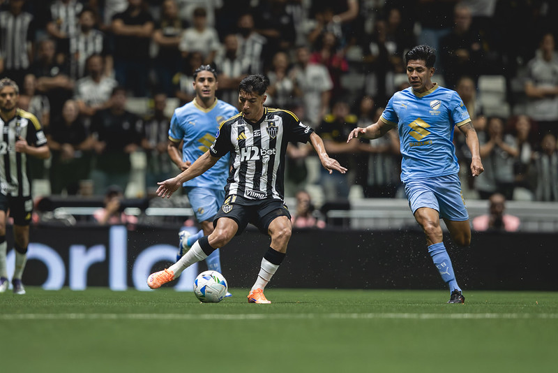 Atlético-MG sofre, mas vence Bolívar e vai à semi da Sul-Americana