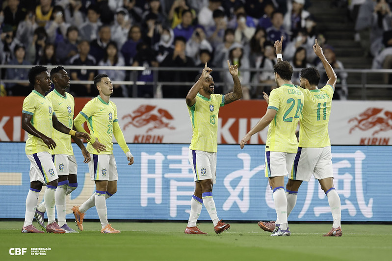 Torcedores elegem vilões da derrota do Brasil para o Japão