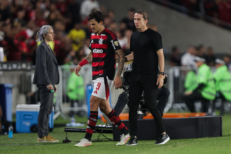 Pedro tem fratura no antebraço e pode desfalcar Flamengo na Libertadores
