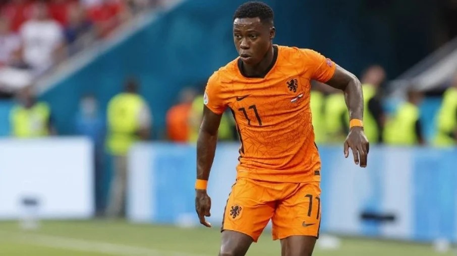 Ex-jogador do Ajax é condenado a seis anos de prisão por tráfico de drogas