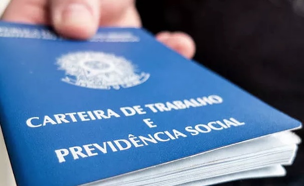 Empresa é condenada por demitir sem justa causa empregado com HIV