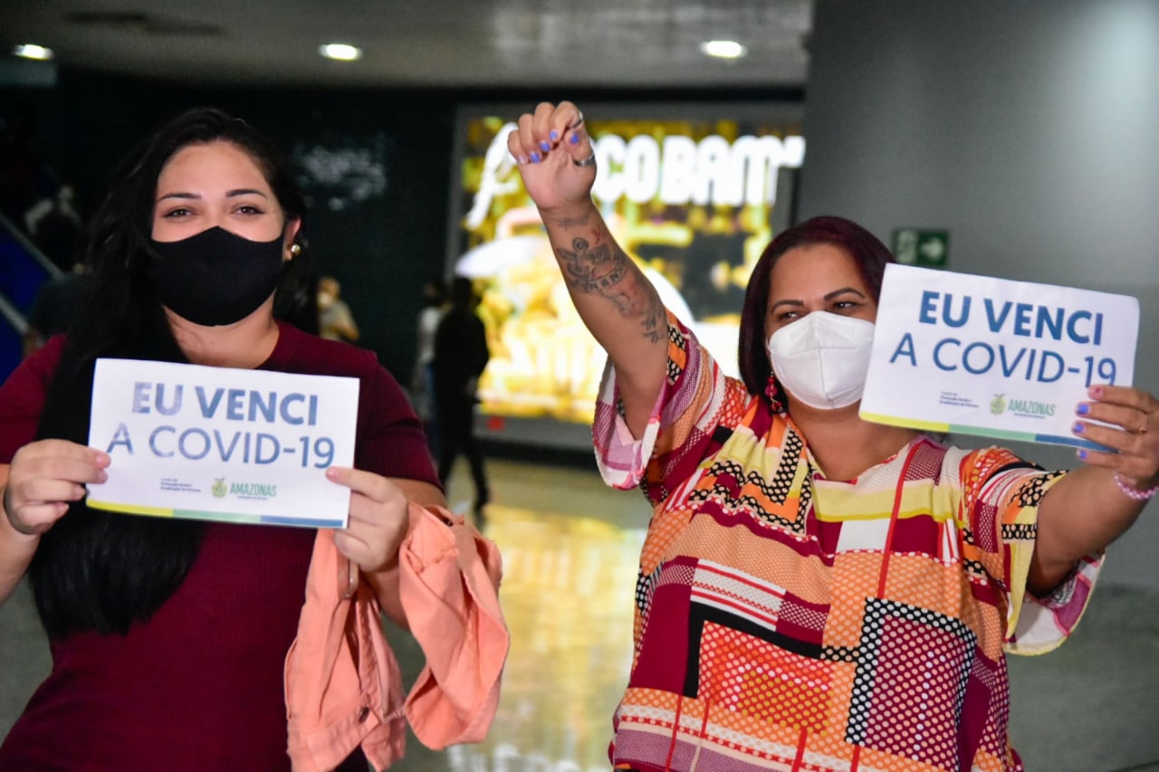 Emoção marca chegada de mais seis pacientes recuperados da Covid-19
