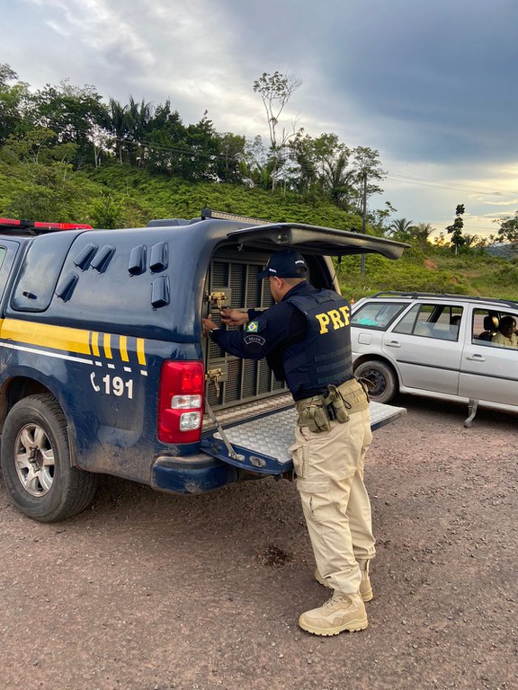 Foragido da polícia é preso enquanto viajava pela BR-174