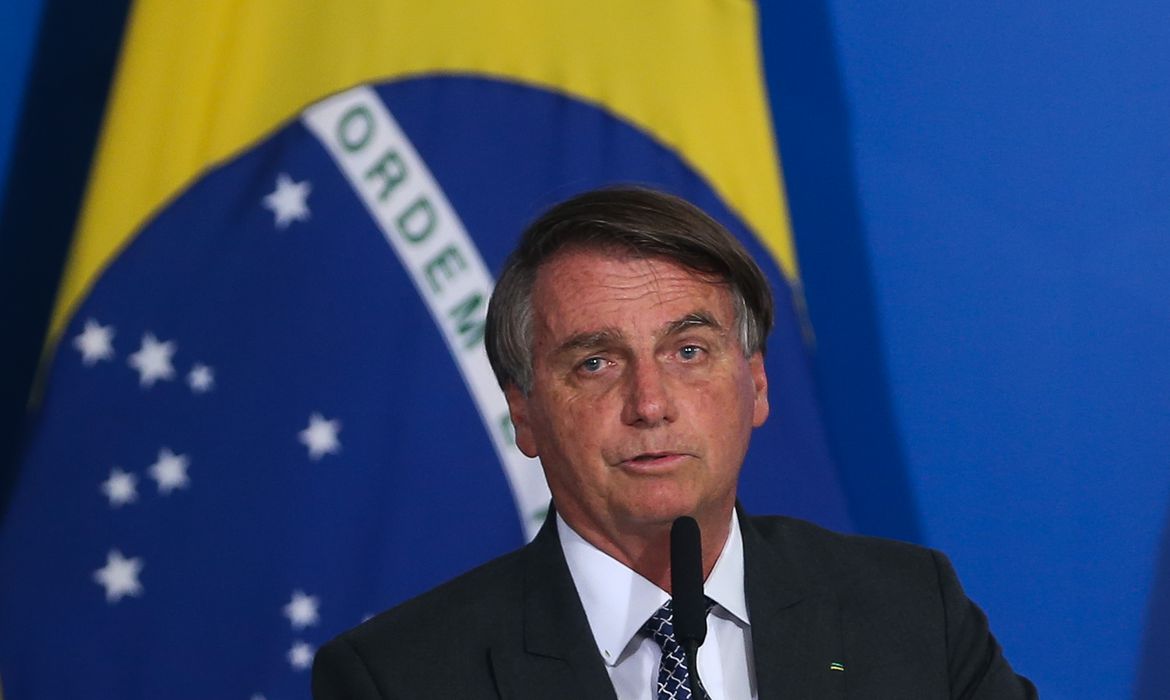 Bolsonaro concede indulto de natal