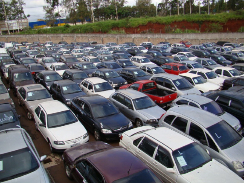 Detran realiza primeiro leilão de veículos de 2015 neste sábado