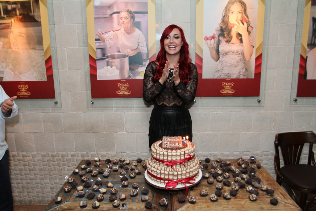 Josie Pessôa reúne famosos em festa de aniversário