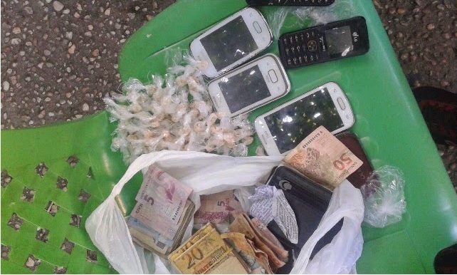 Sete homens são presos por comércio de drogas no centro