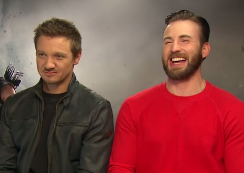 Atores de Vingadores se desculpam por comentário ofensivo sobre Viúva Negra