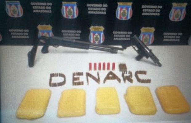 Caixa da facção criminosa Família do Norte é preso com 5 kg de cocaína