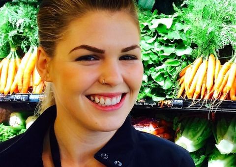 Bonita e sedutora, blogueira finge ter câncer terminal para ganhar dinheiro