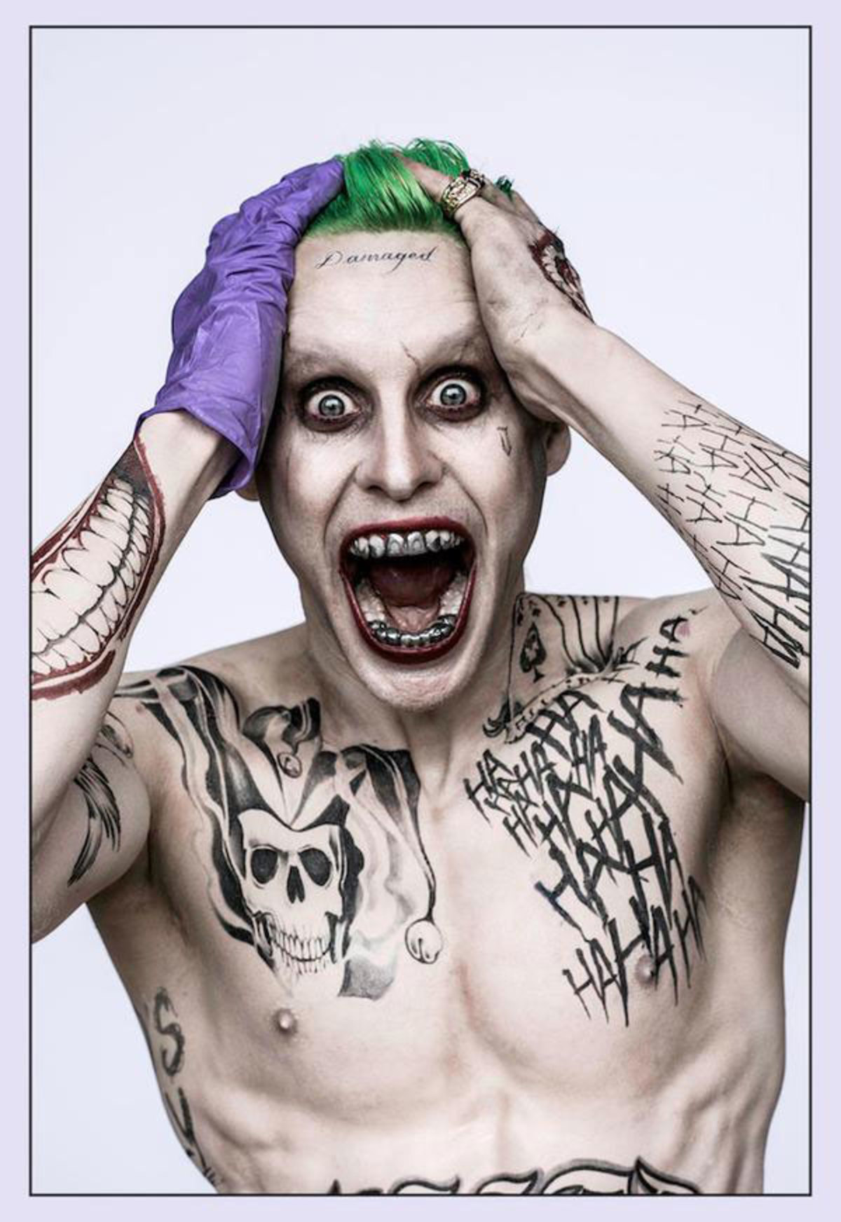  Jared Leto aparece com visual insano em 1ª foto oficial do "Coringa"; vem ver