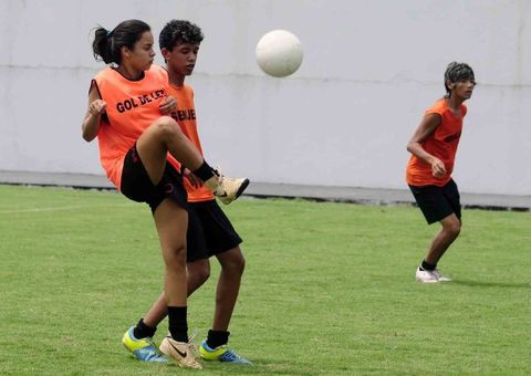 Torneio Gol de Letra reúne mais de 300 crianças