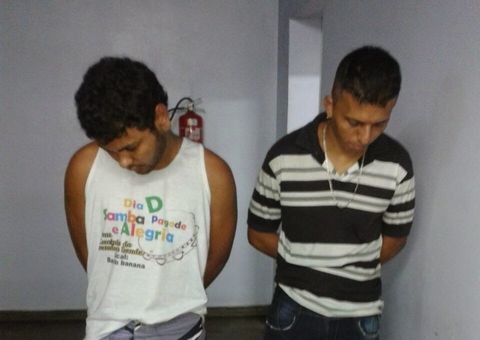 Força Tática prende homens que comercializavam drogas