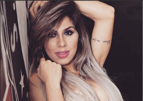 Sem calcinha, Vanessa Mesquita mostra resultado de bronzeamento