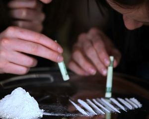 "Você tem um baseado por aí? Eu não , eu não..."