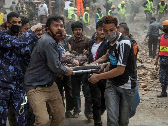 Terremoto faz mais de mil mortos no Nepal