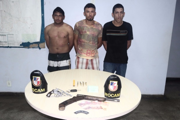 Assaltantes são presos depois de renderem frentista