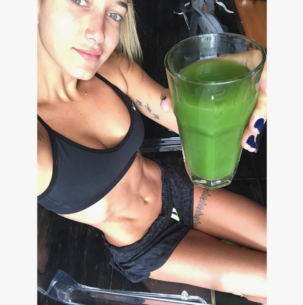  Gabriela Pugliesi dá receita de suco verde para entrar em forma