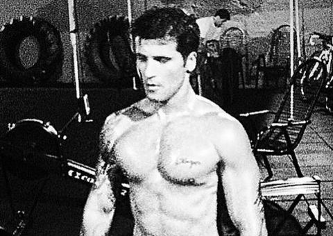 Sem camisa, Bruno Gagliasso mostra corpo sarado e empolga mulherada