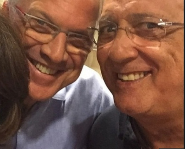 Galvão Bueno dá selinho em Pedro Bial e 'causa' na internet