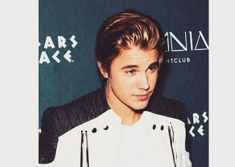 Justin Bieber ataca de penetra em baile de formatura e causa furor