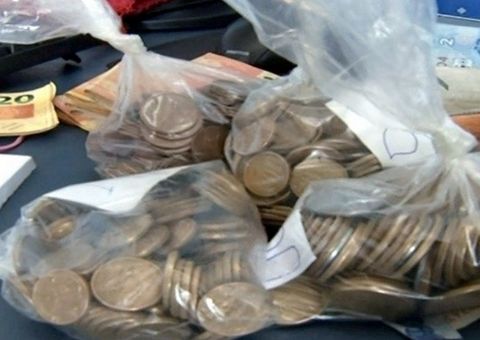  Mulher é presa após roubar R$ 7 mil de ofertas, tanto de igrejas católicas quanto evangélicas