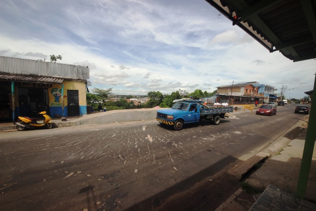 Via interditada é liberada após obra no Hiléia
