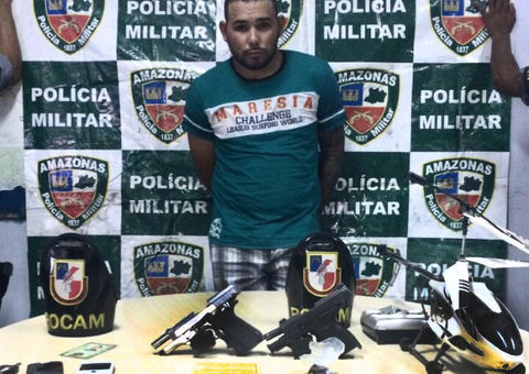 Homem com identidade falsa é preso com arma e munição