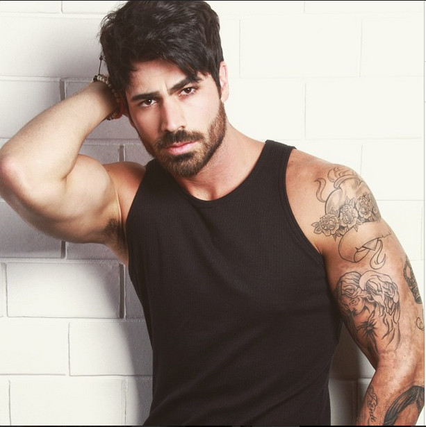 Ex-BBB Rodrigão 'esfrega' aliança na 'cara da sociedade' após boatos de separação