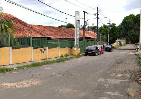 Quadrilha faz arrastão em escola e uma aluna fica ferida