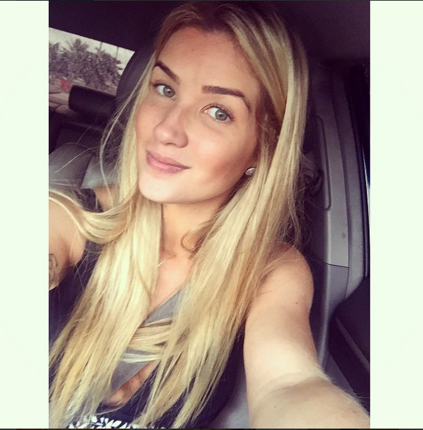 Ex-BBB Aline ganha 'surpresa especial' e fãs questionam se tem 'dedo' de Fernando 