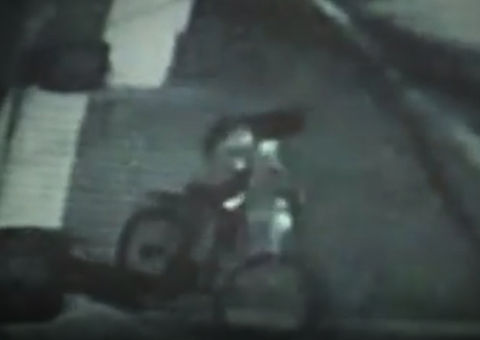 Piada se torna realidade e ladrão tem bicicleta roubada enquanto assaltava farmácia