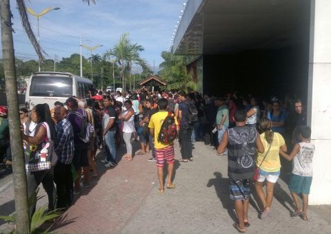 Greve de ônibus é evitada após reunião do sindicato com Sinetram e SRTE