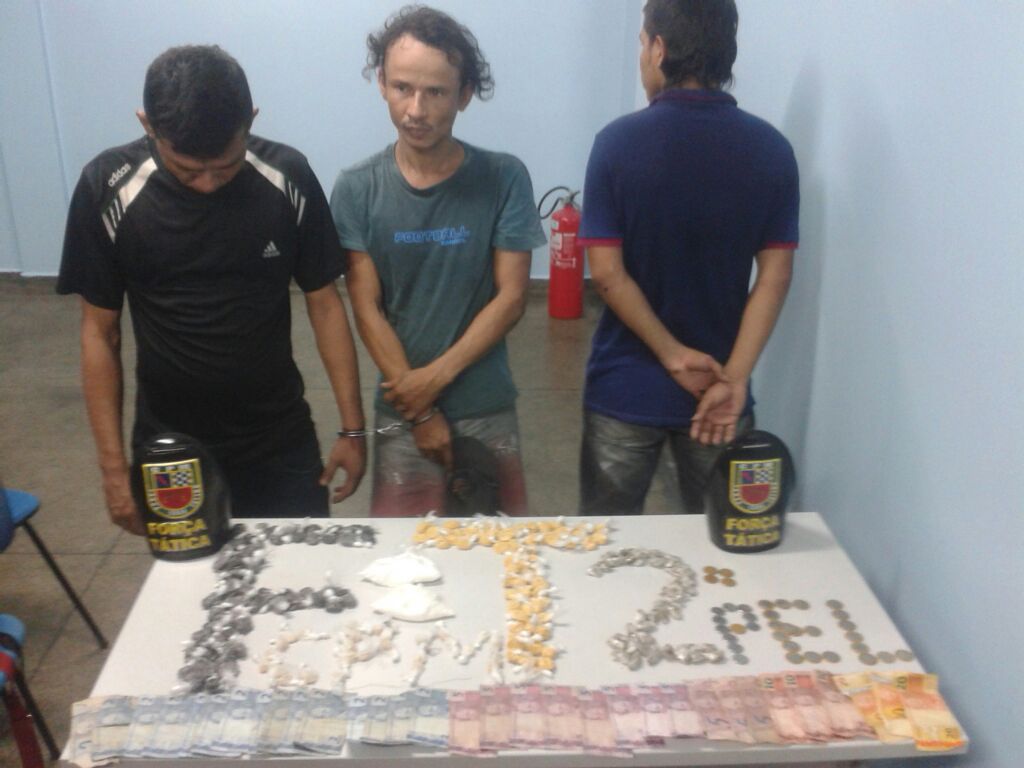  Dupla é presa com drogas e menor apreendido após denúncia anônima