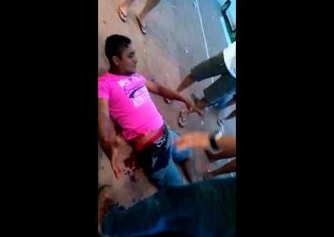 Bebedeira em comércio termina com homem esfaqueado