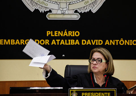 Graça Figueiredo pede vista de processo sobre aumento de desembargadores